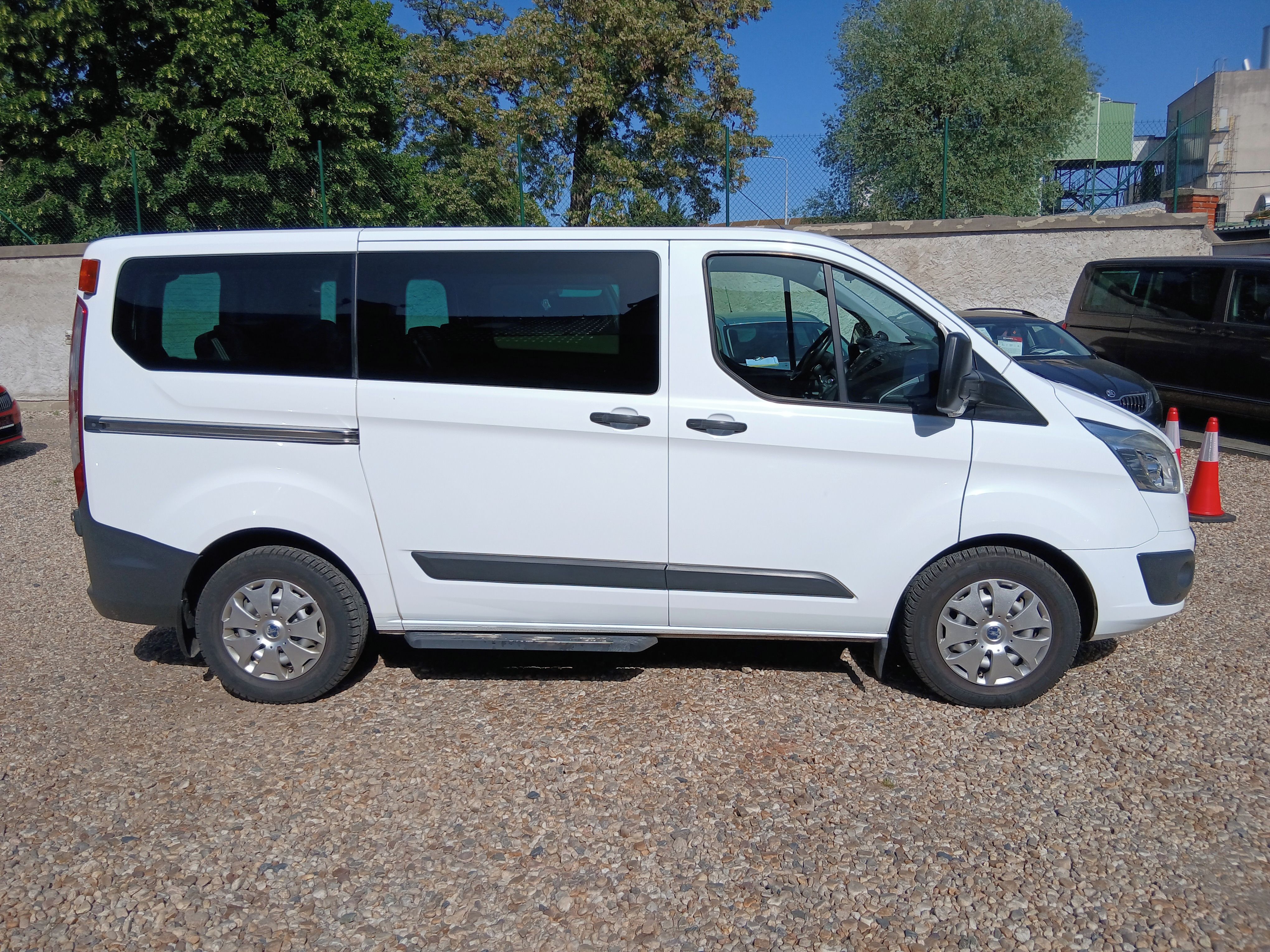 Ford Transit Custom, 2.0TDCi 96KW 9Míst S.kniha - fotka 4