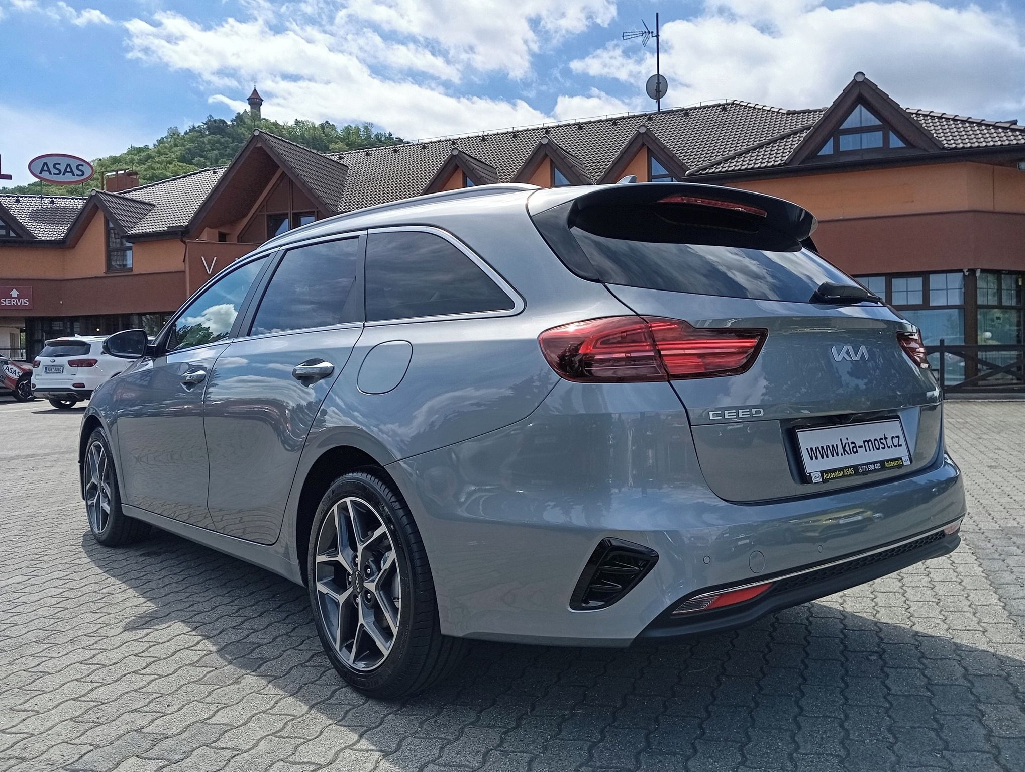 Kia Cee´d SW, 1.5 T-GDi TOP + paket Business - fotka 6