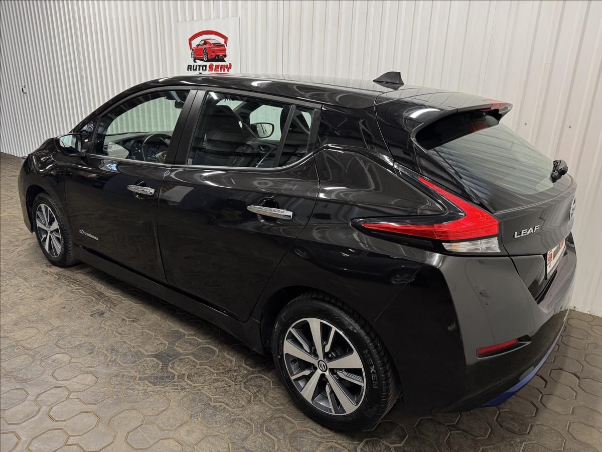 Nissan LEAF, Electric drive 110kW Business - fotka 6