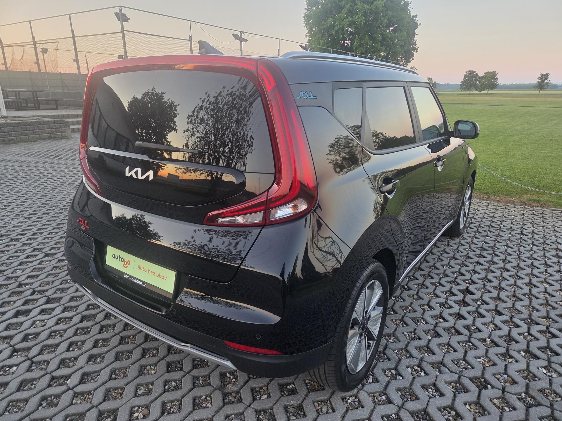 Kia e-Soul, 64 kWh SoH 97,3%,Vision,DPH - fotka 6