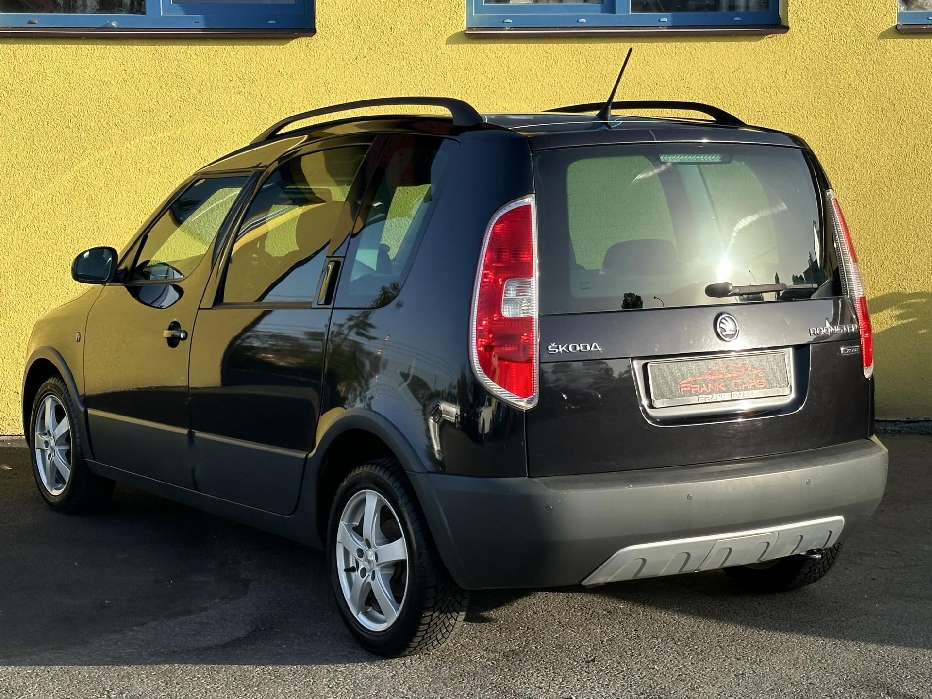 Škoda Roomster, SCOUT 1.2TSI/63kW AC * 2.Maj. - fotka 3