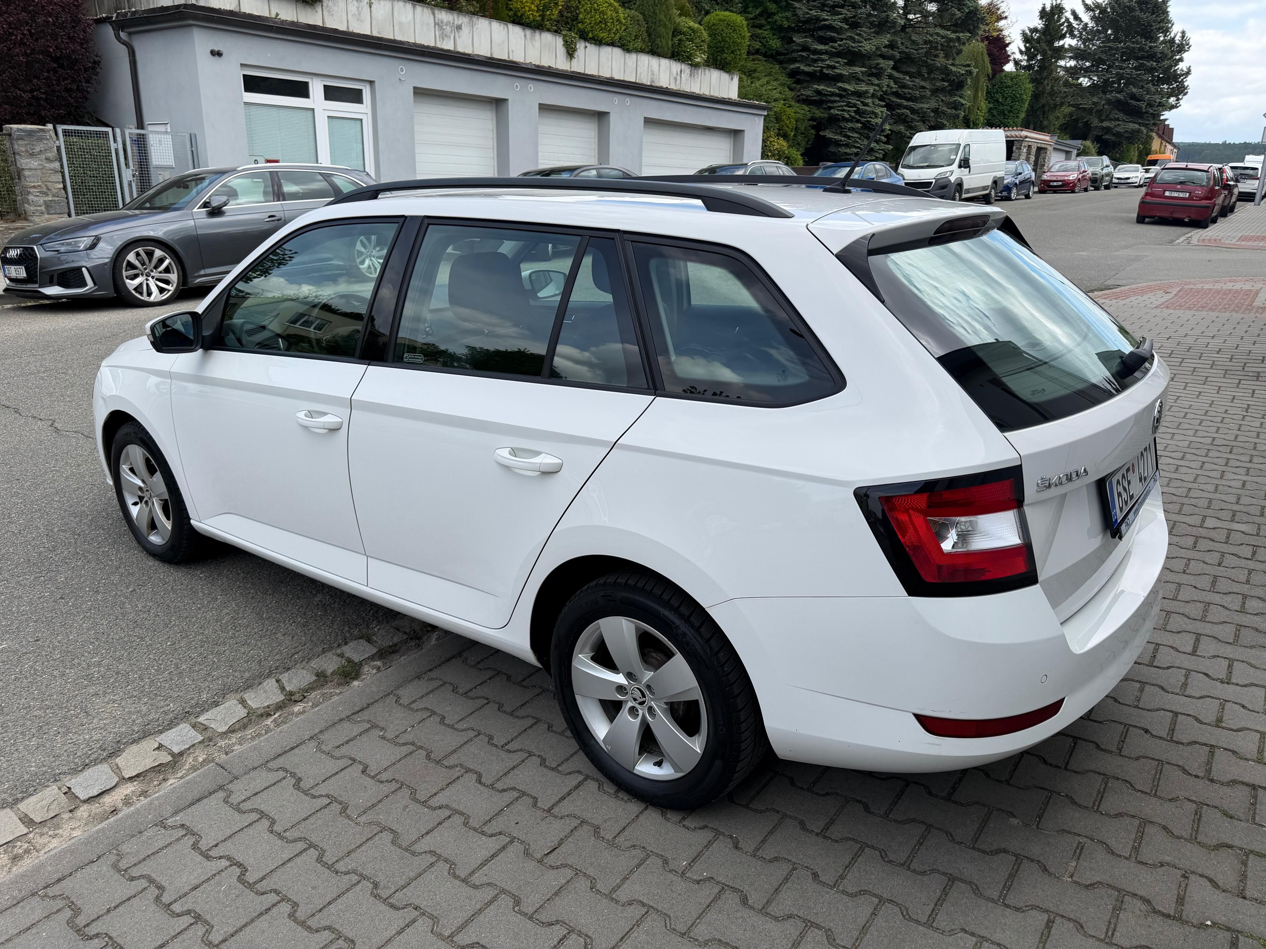 Škoda Fabia, 1.0tsi, kombi,  klima, ČR - fotka 4