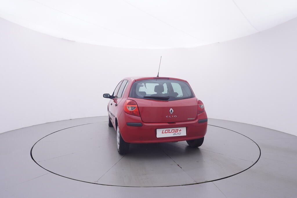 Renault Clio, 1.1 16V 55 kW - fotka 4