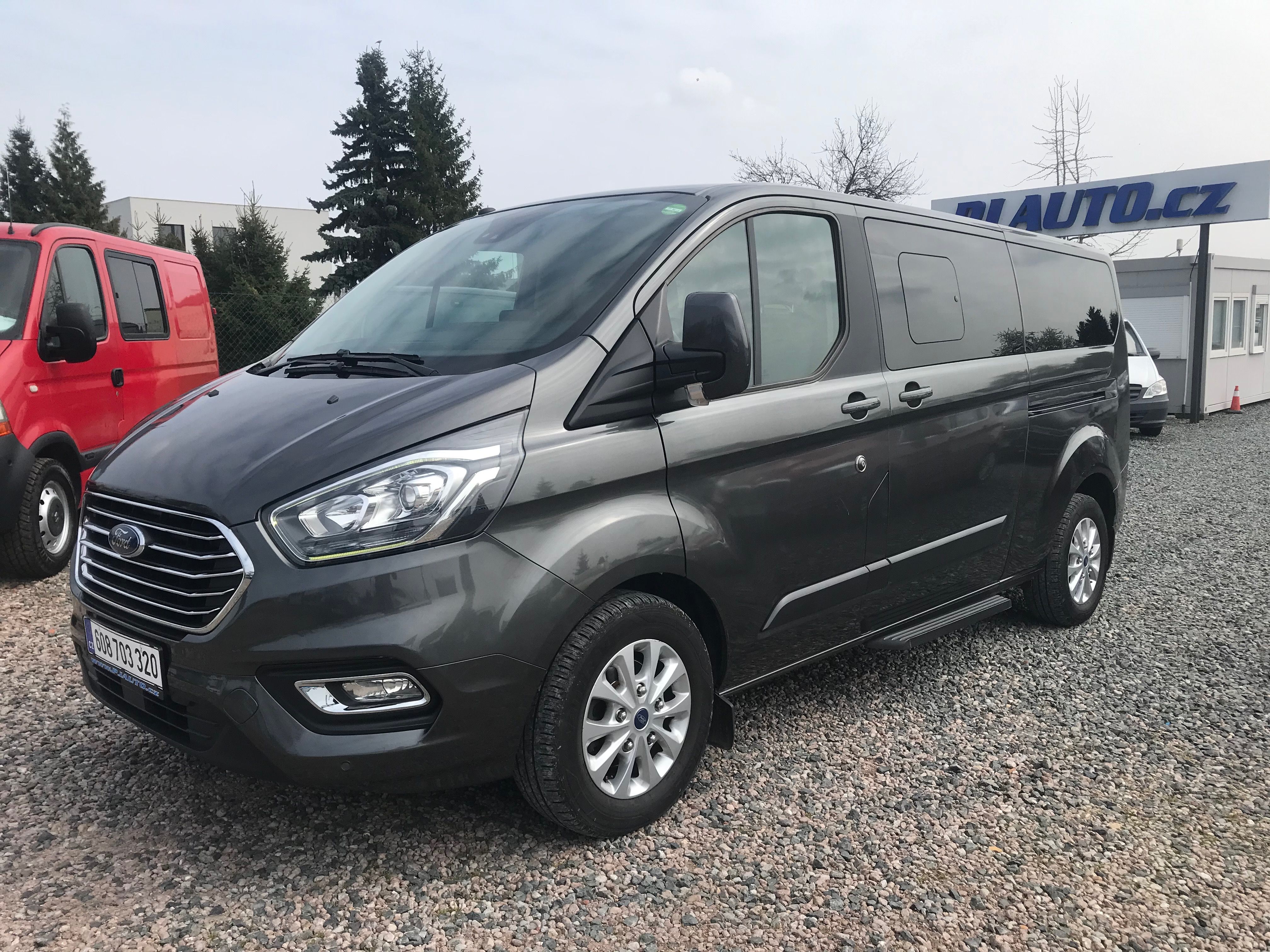 Ford Tourneo Custom, 2.0 TDCI 96 KW,L2,9-MÍST,RAMPA