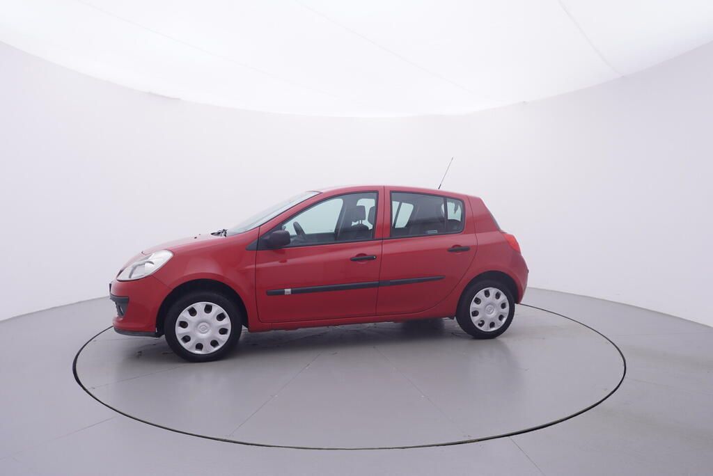 Renault Clio, 1.1 16V 55 kW - fotka 2