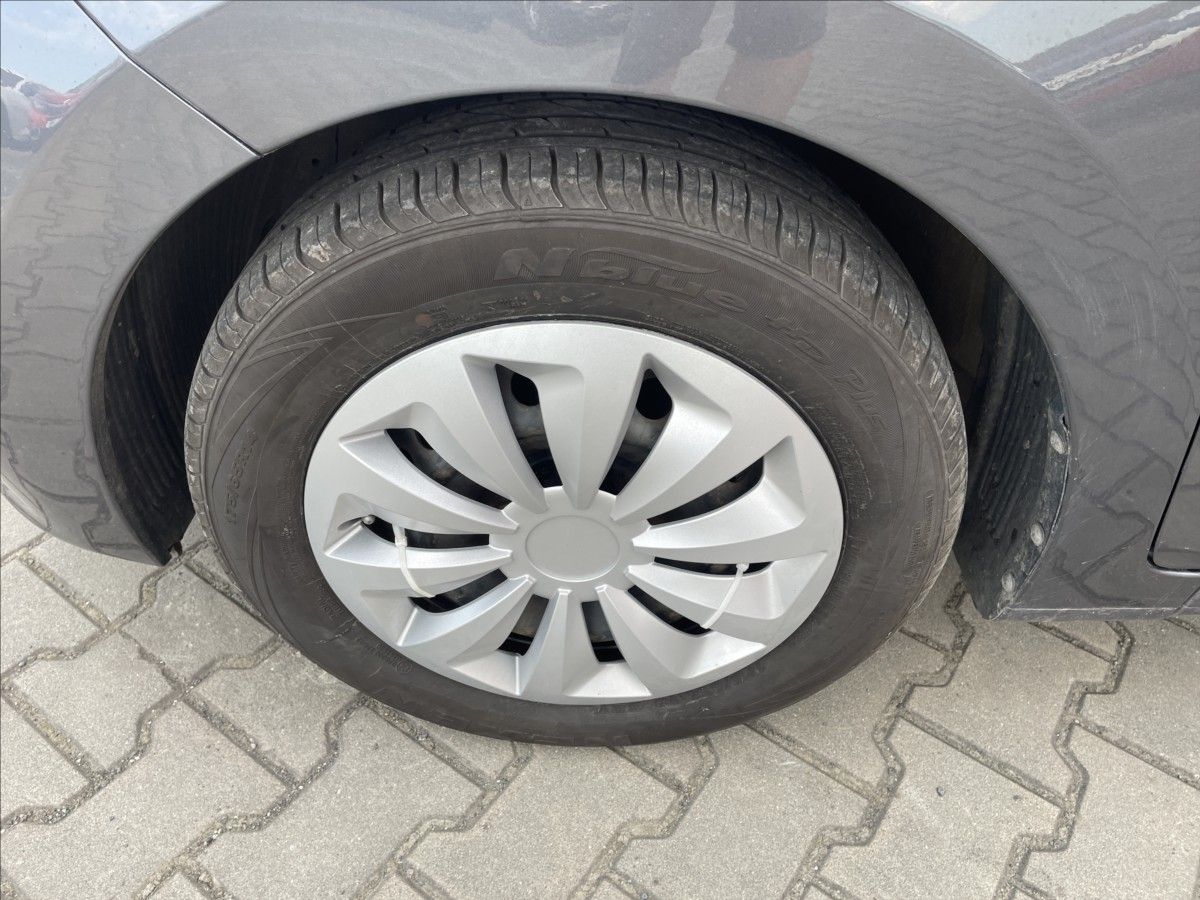 Hyundai i10, 1,0 i ČR 48 KW KLIMA 55003 KM - fotka 6