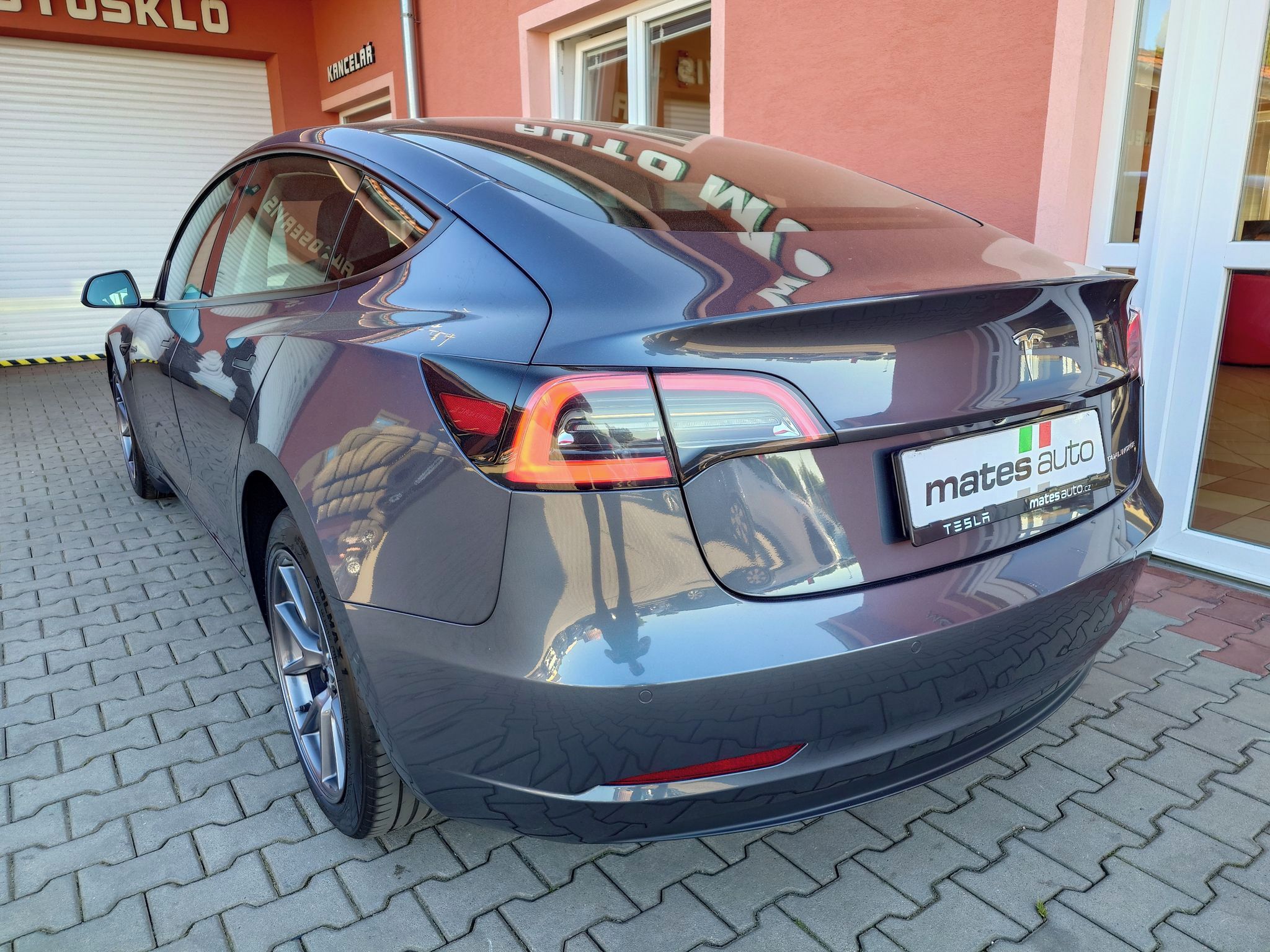Tesla Model 3, Long Range Dual Motor 366kW - fotka 3