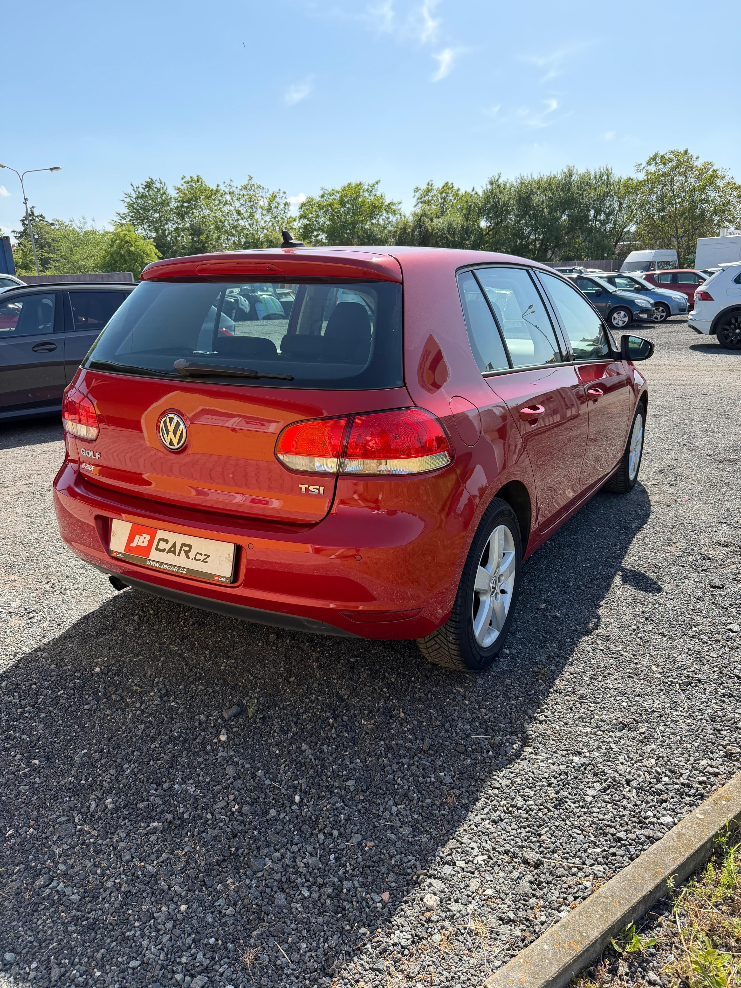 Volkswagen Golf, 1.2 TSI 77 kW NAVI VÝHŘEV 1.M - fotka 4