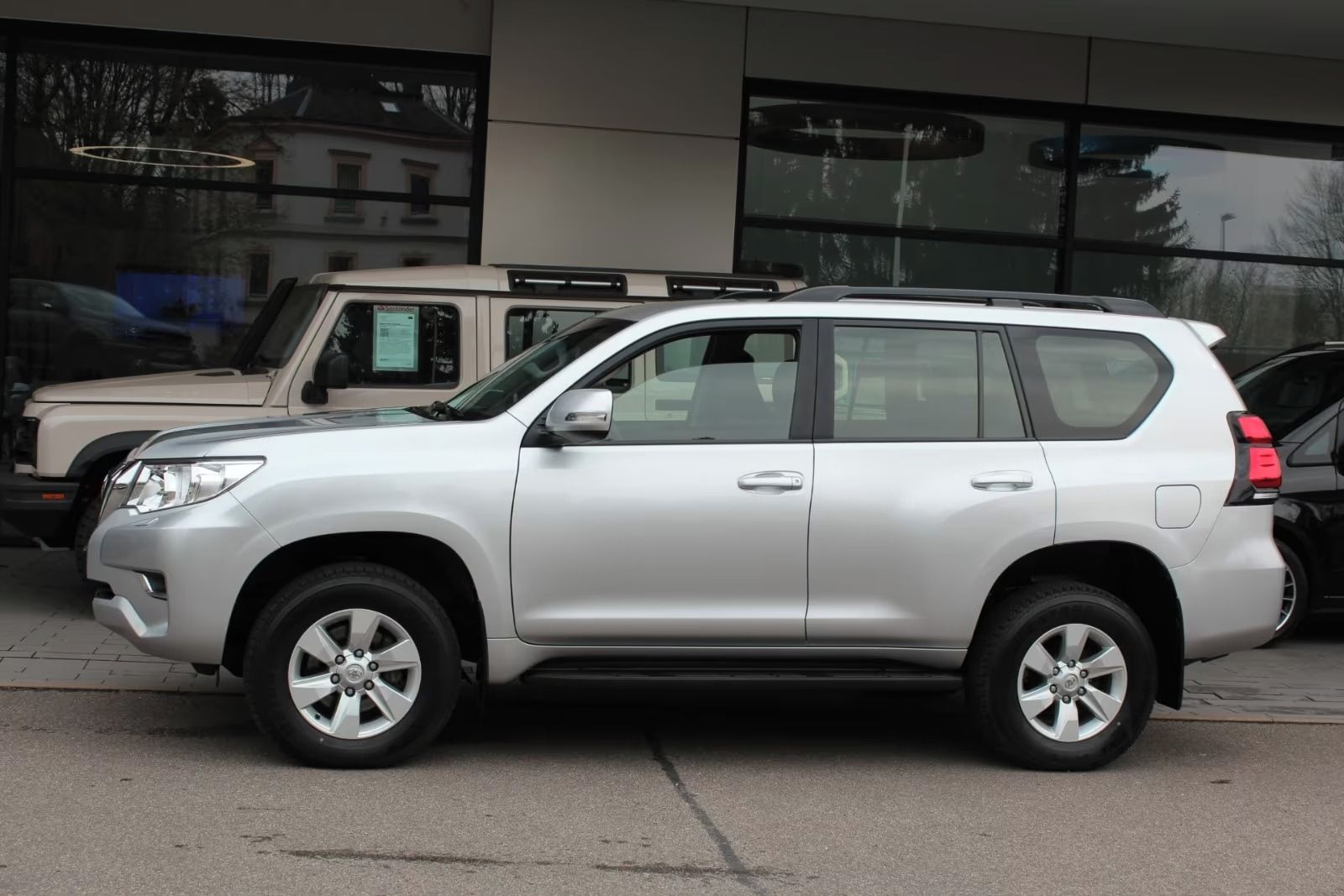 Toyota Land Cruiser, LAND CRUISER 2.8 D-4D Comfort - fotka 3