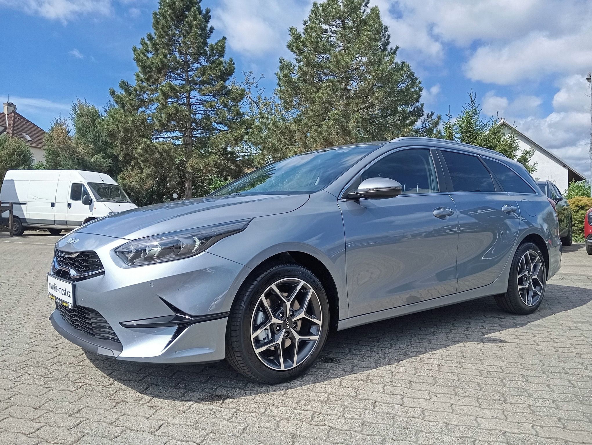Kia Cee´d SW, 1.5 T-GDi TOP + paket Business - fotka 4
