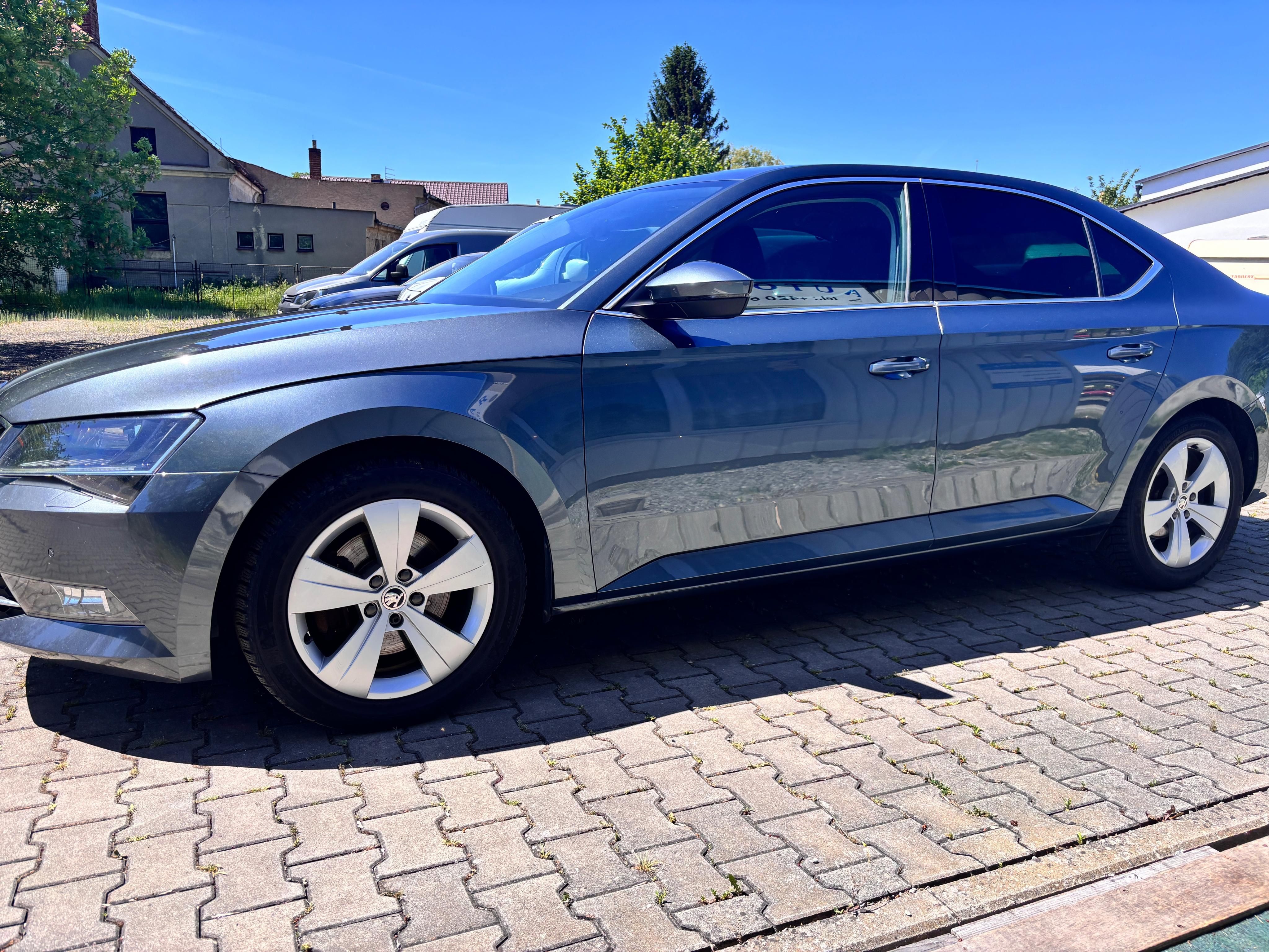 Škoda Superb, 2,0 TDI Ambition 110 kW ČR - fotka 3