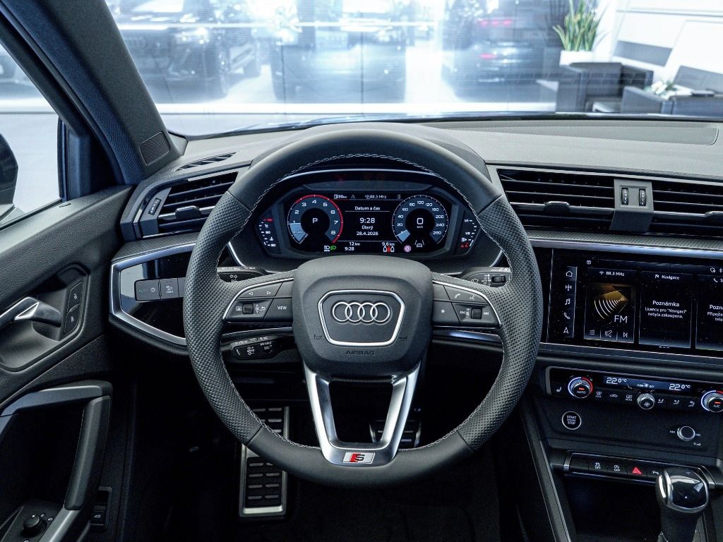 Audi Q3, Advanced 35 1.5 TFSI - fotka 6