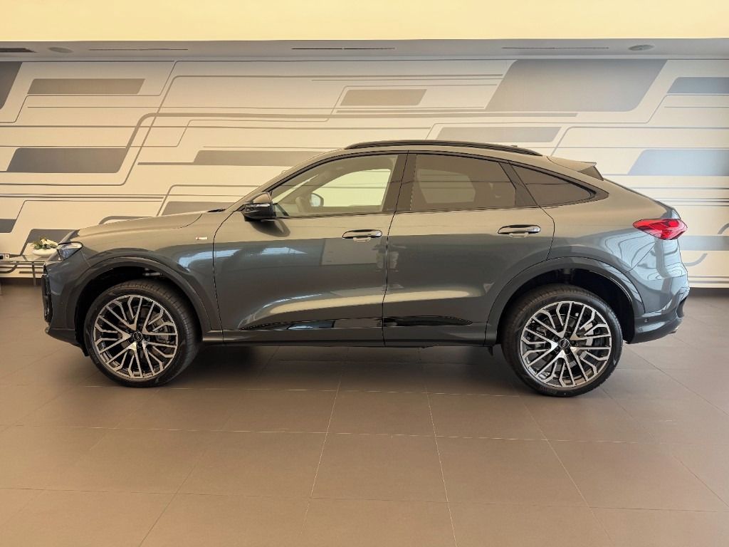 Audi Q5, Sportback NEW 2.0 TDI quattro - fotka 4