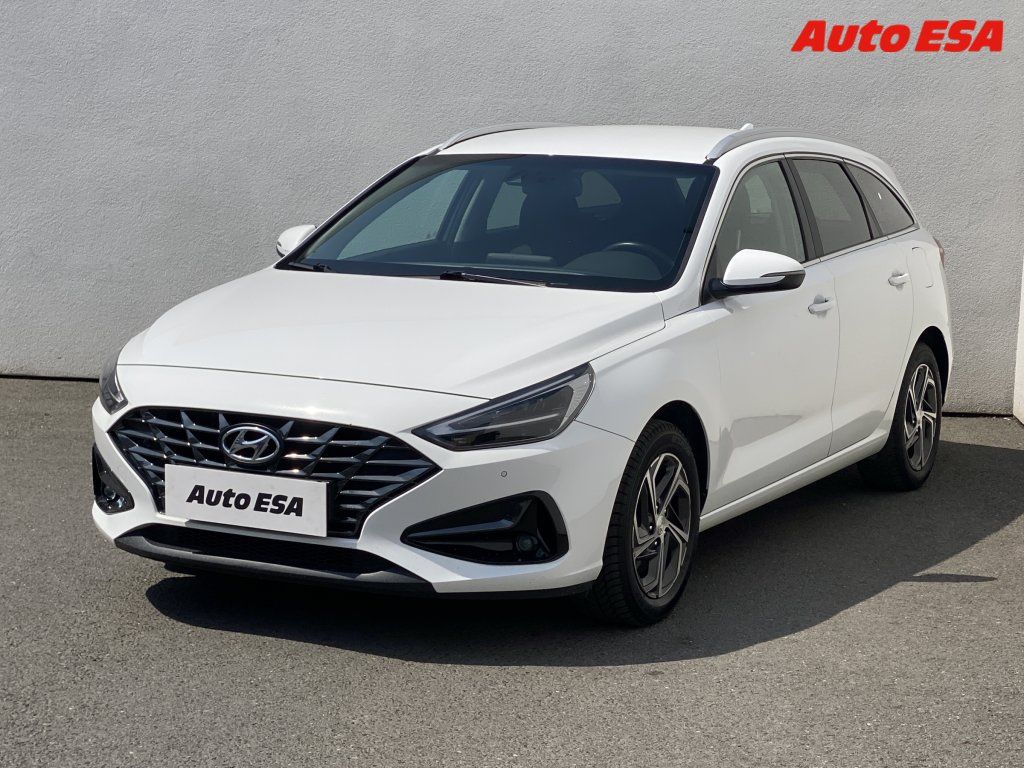 Hyundai i30, 1.5 DPi,2.maj,ČR,Smart - fotka 3
