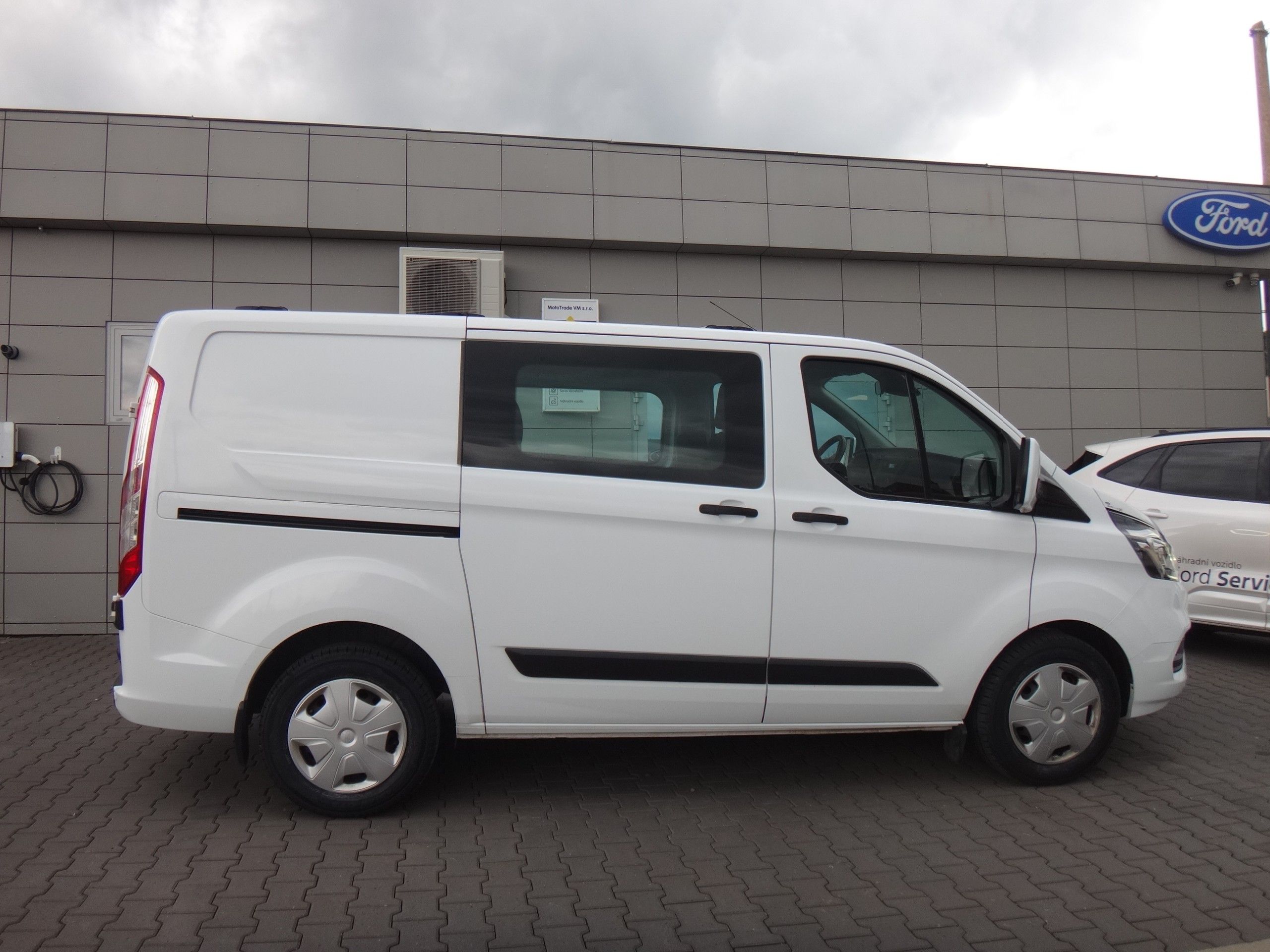 Ford Transit Custom, Trend 320 Kombi Van_L1H1_2.0Ec - fotka 6