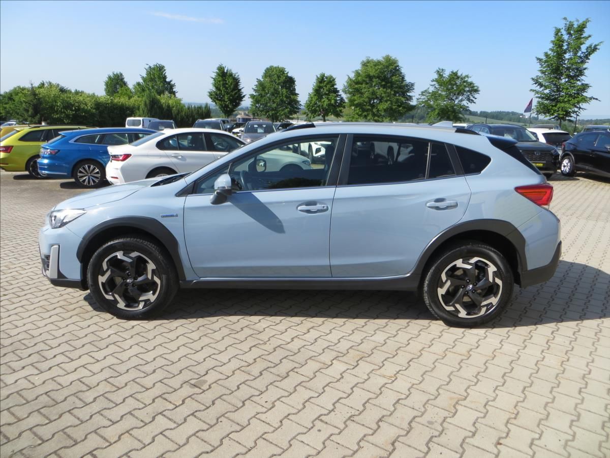 Subaru XV, 2,0 i Executive ES Lineartroni - fotka 4