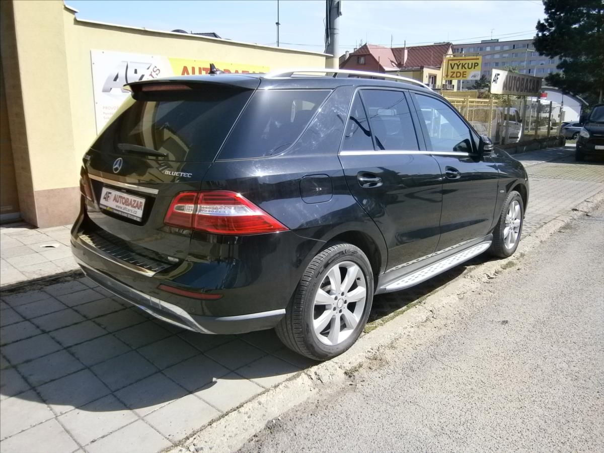 Mercedes-Benz Třídy M, 3,0 CDI 4 MATIC - fotka 6