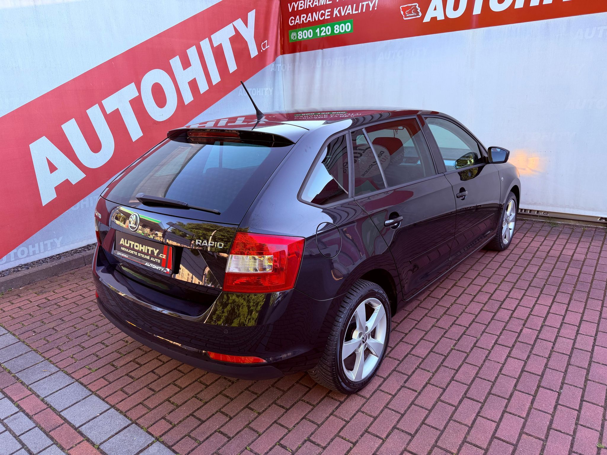 Škoda Rapid, 1.4 TSi Elegance DSG Spaceback - fotka 6