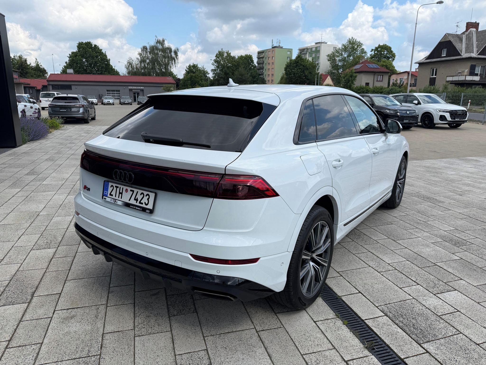Audi Q8, S-line  50TDI 210kW webasto - fotka 2