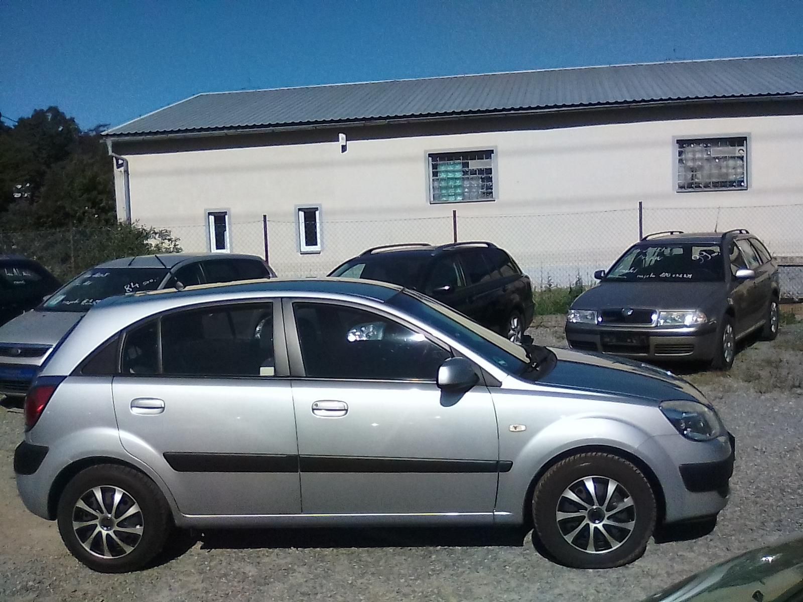 Kia Rio, 1.4i 16V, velmi pěkné - fotka 2