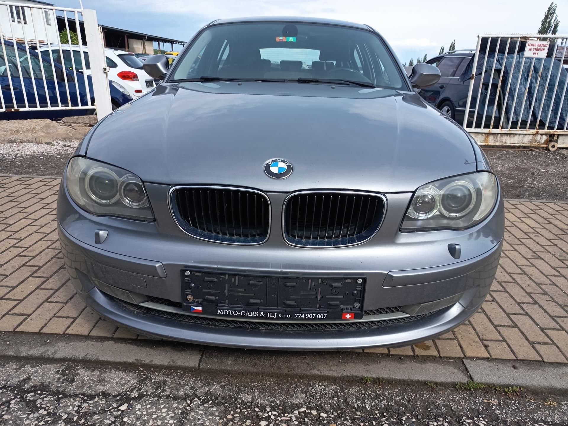 BMW Řada 1, 2.0i 105kw - fotka 2