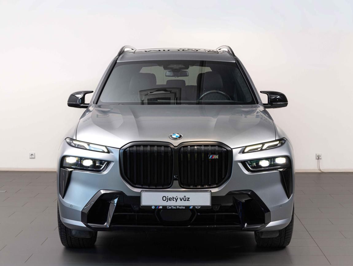 BMW X7, M60i xDrive - fotka 2