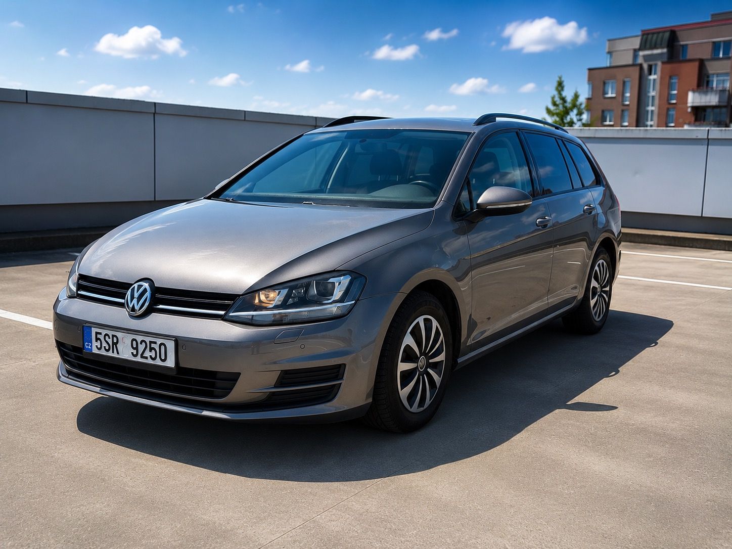 Volkswagen Golf, Volkswagen Golf,  1.6 TDI 81kW - fotka 2