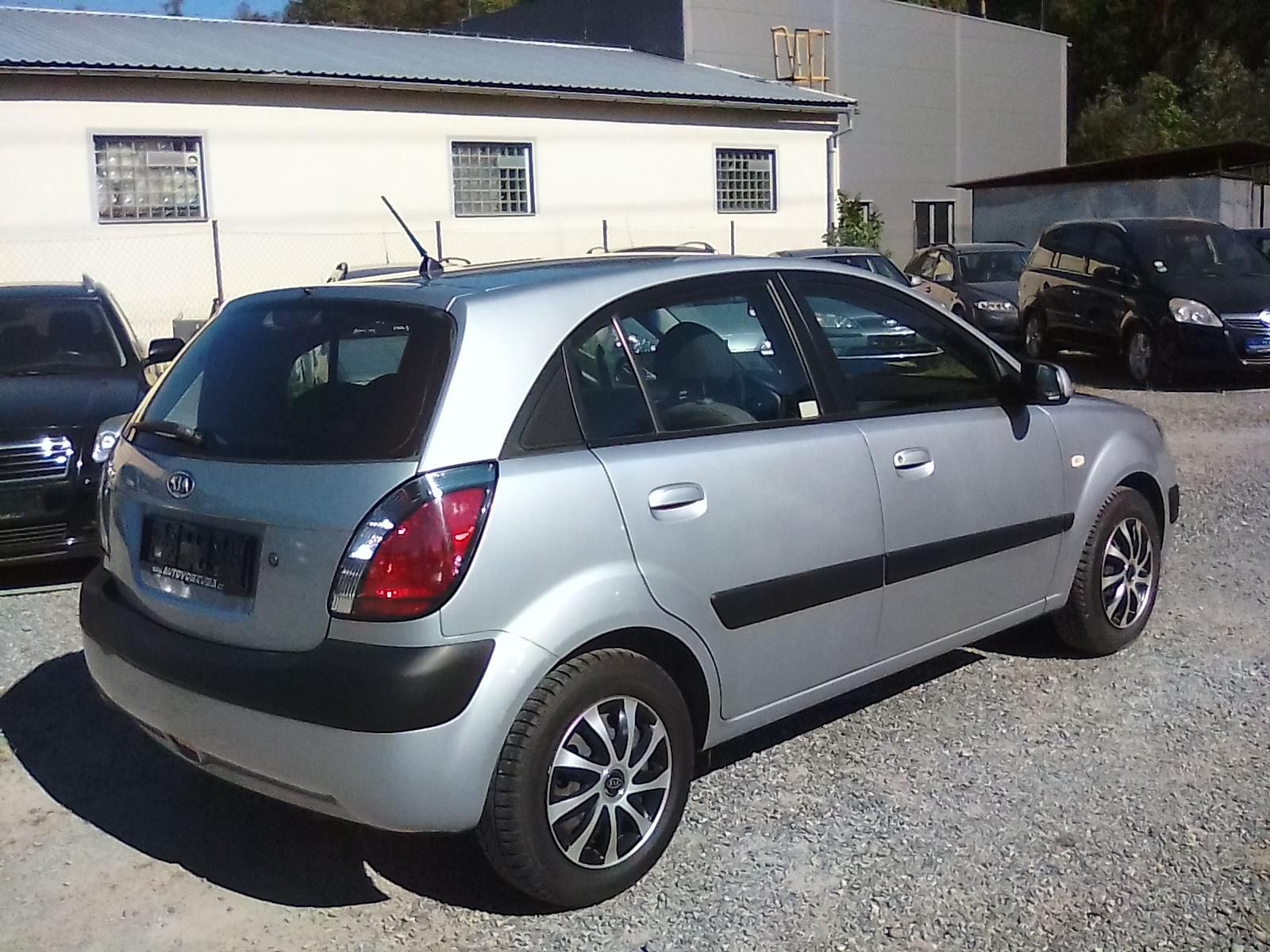 Kia Rio, 1.4i 16V, velmi pěkné - fotka 4
