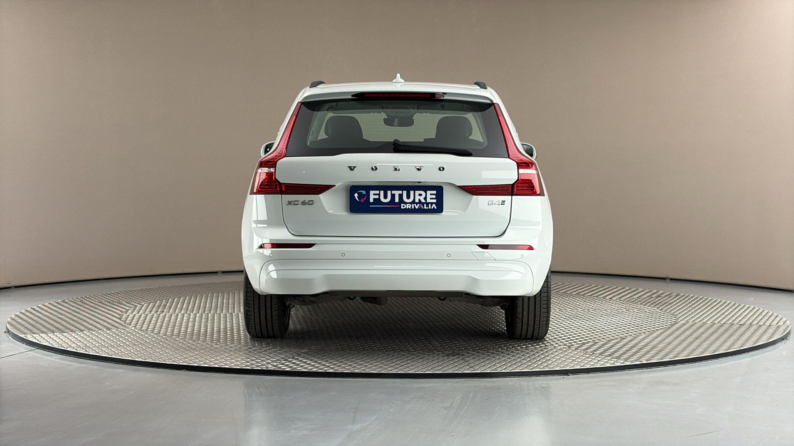Volvo XC60, 2.0 B4 AUT AWD Momentum Pro - fotka 5