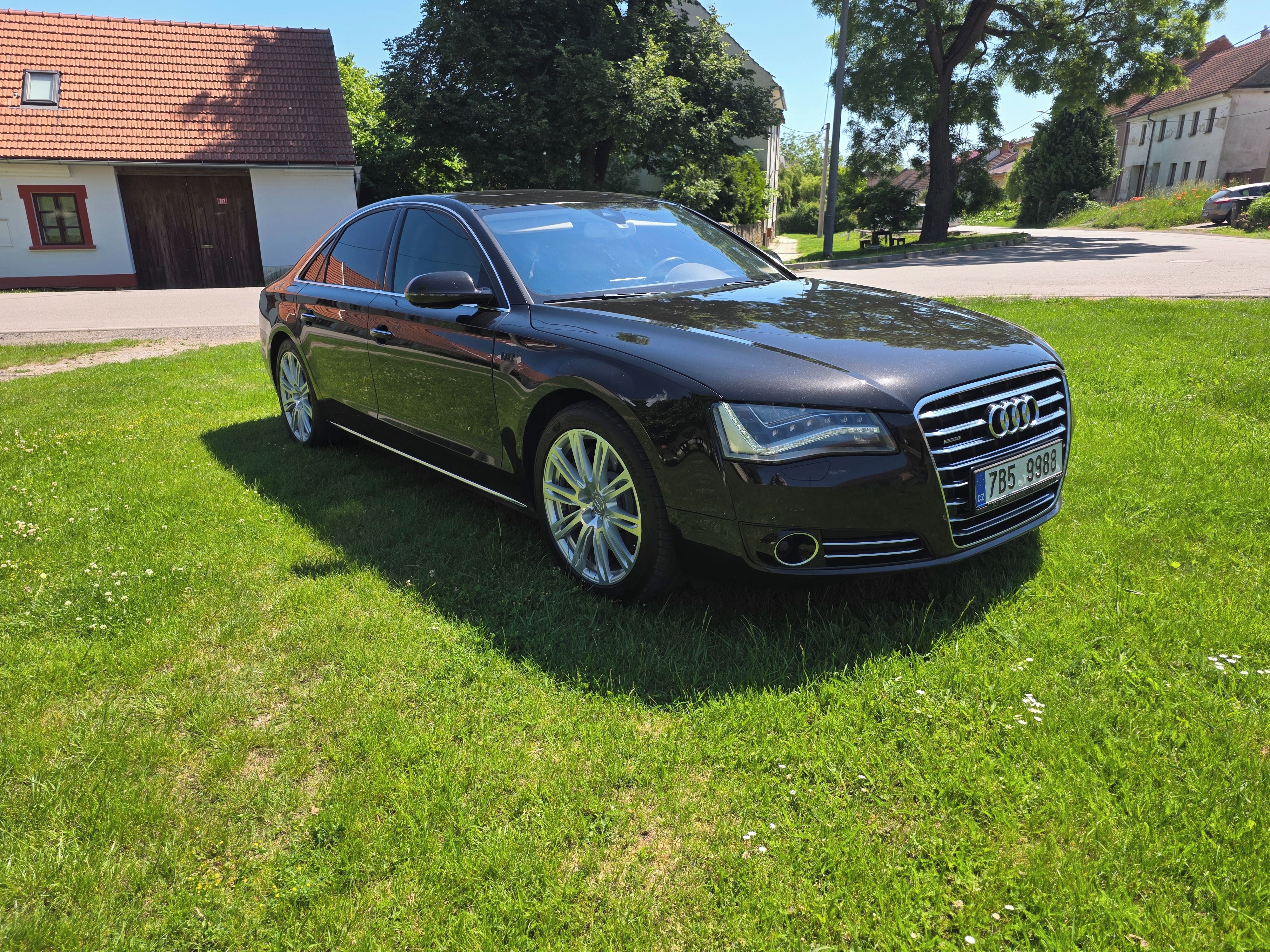 Audi A8, Audi A8 4.2 TDI quattro V8 DPH - fotka 2