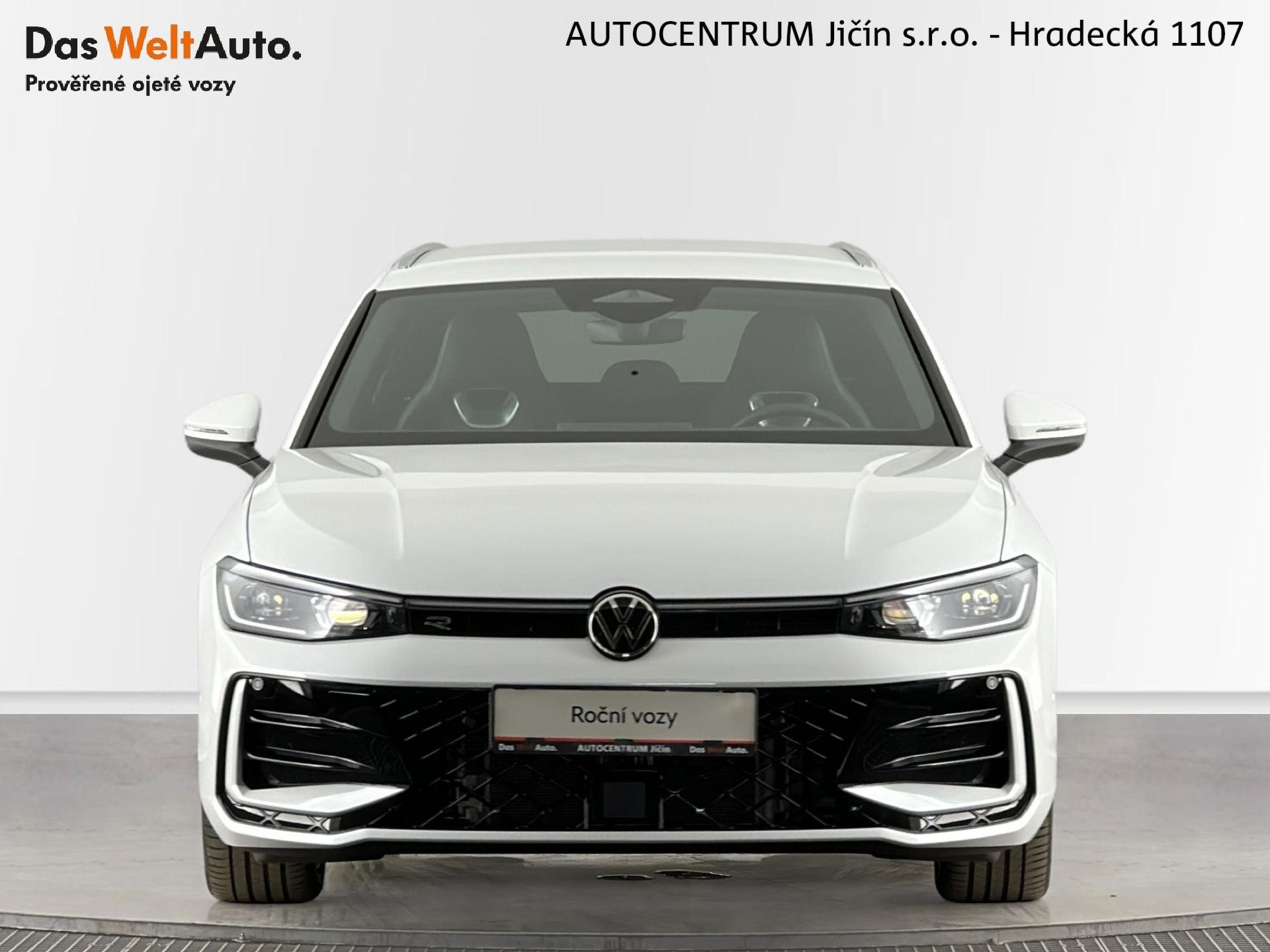 Volkswagen Passat, R-Line 2.0 TDI 142kW 4Motion D - fotka 4
