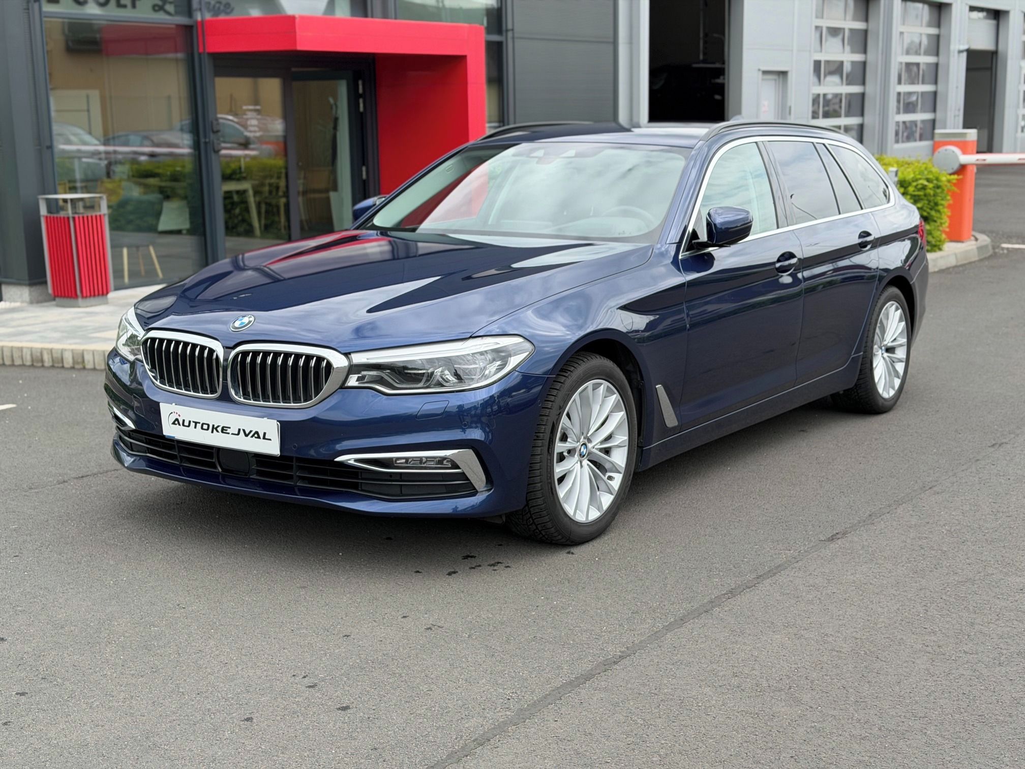 BMW Řada 5, 530 d xDrive Luxury, nez.topen