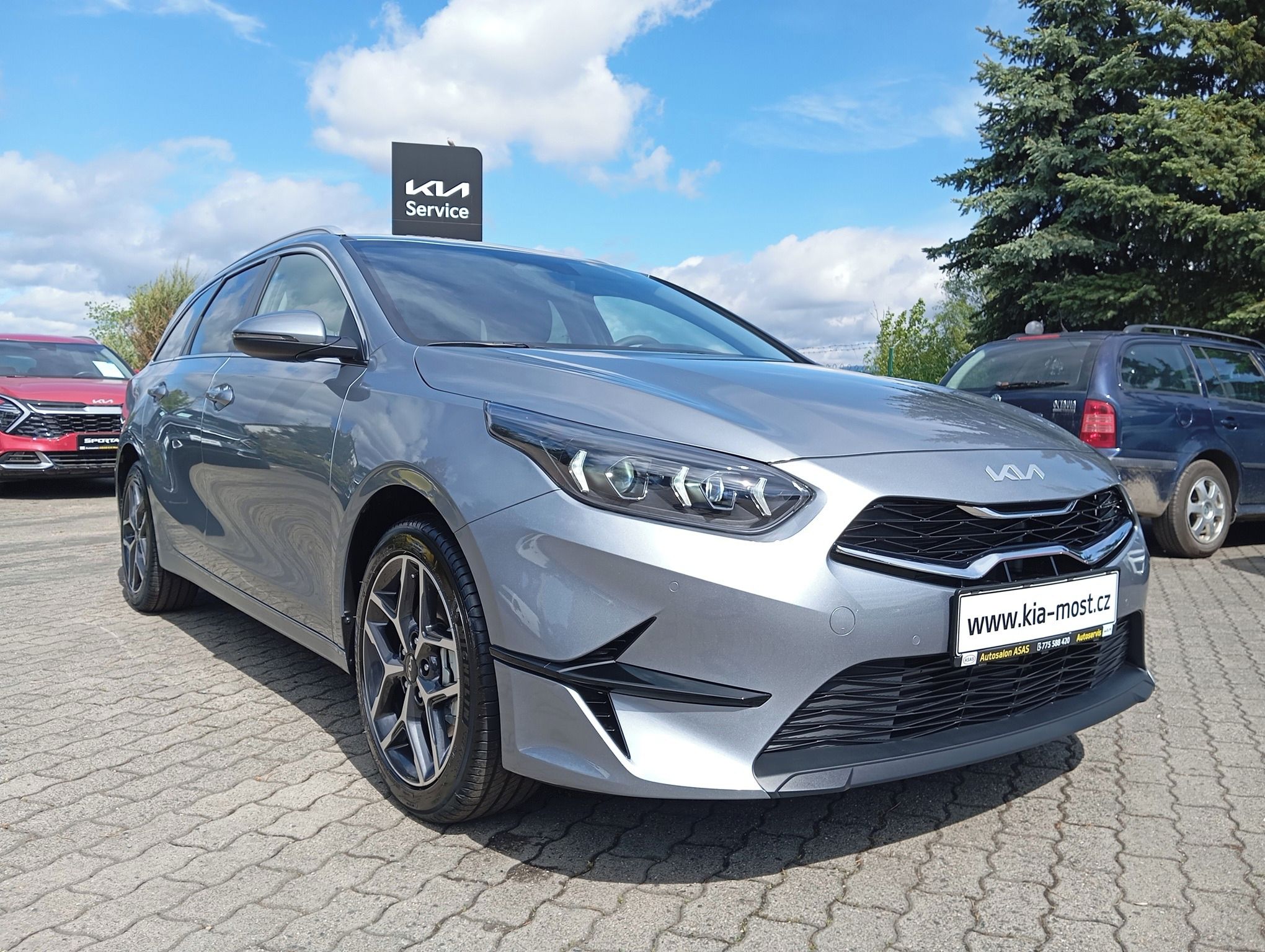 Kia Cee´d SW, 1.5 T-GDi TOP + paket Business - fotka 2