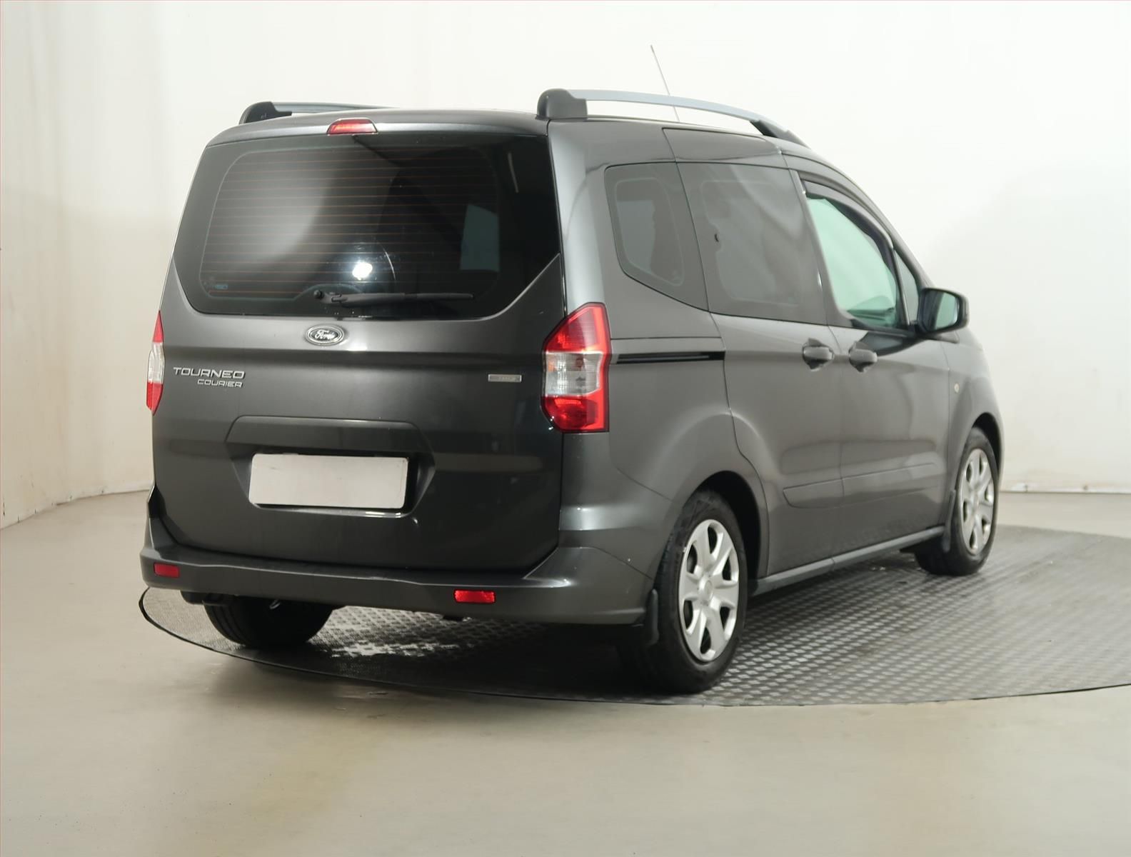 Ford Tourneo Courier, 1.0 EcoBoost, 5Míst, Klima, ČR - fotka 5