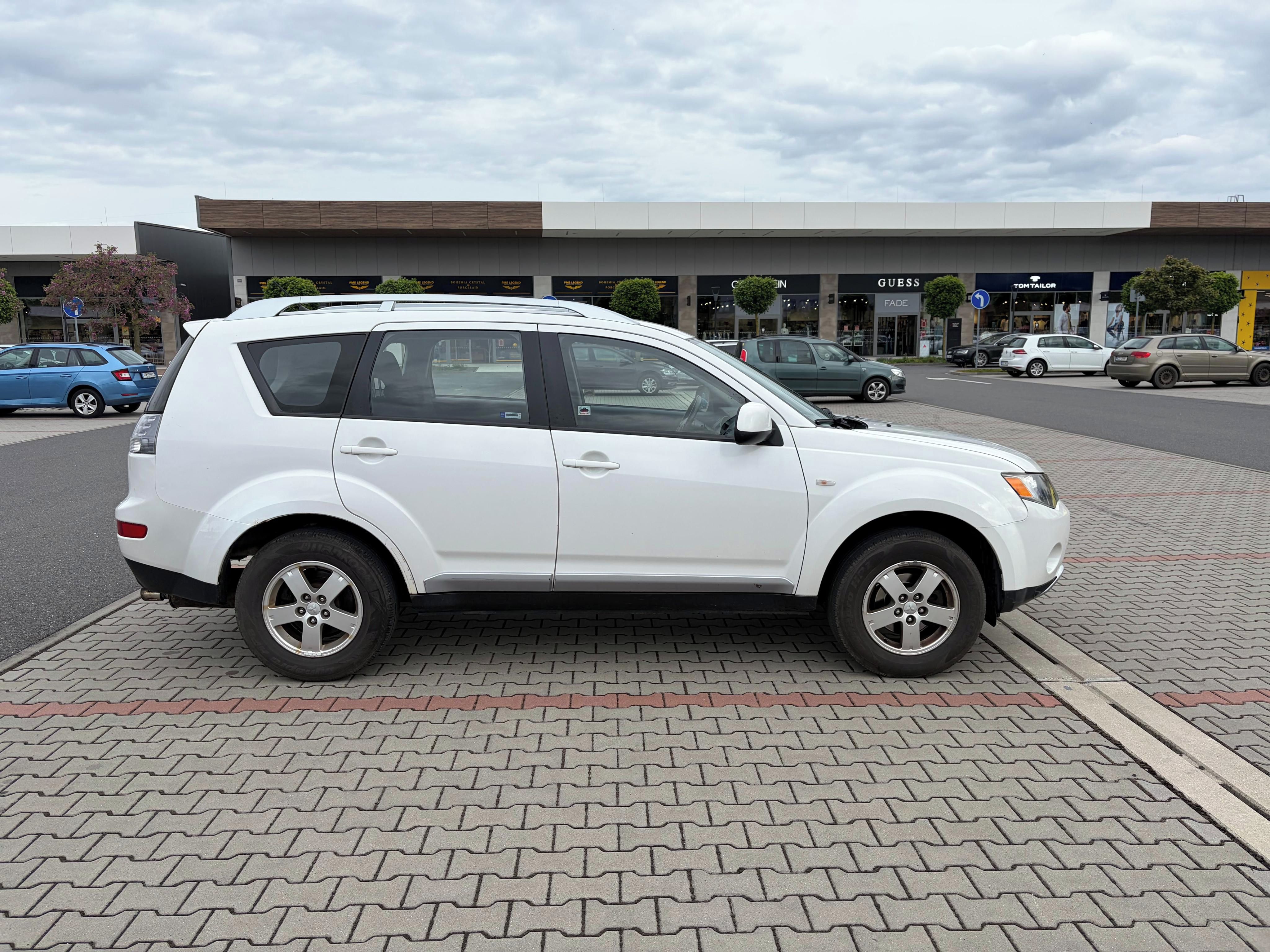 Mitsubishi Outlander, 2.0 DI-D 103 kW ČR 4X4 - fotka 2