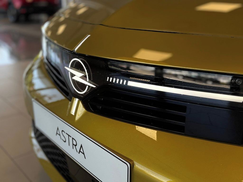 Opel Astra, Nová Astra HB Ultimate Hybrid - fotka 4