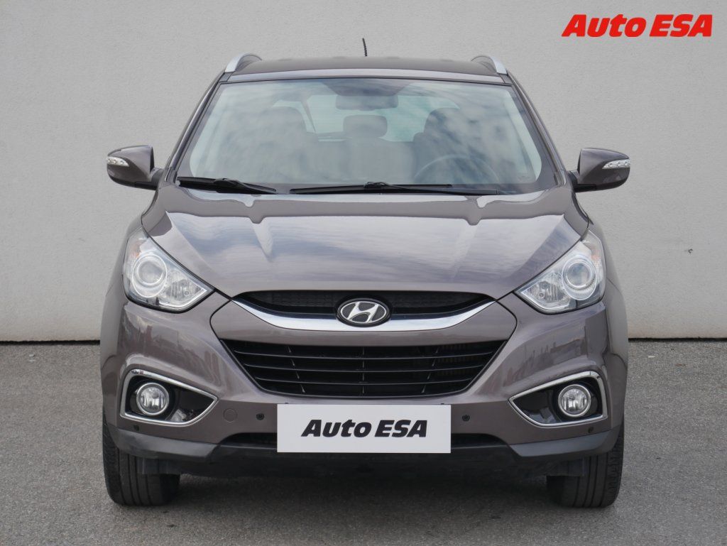 Hyundai ix35, 2.0CRDi 4x4,1.maj,AC - fotka 2