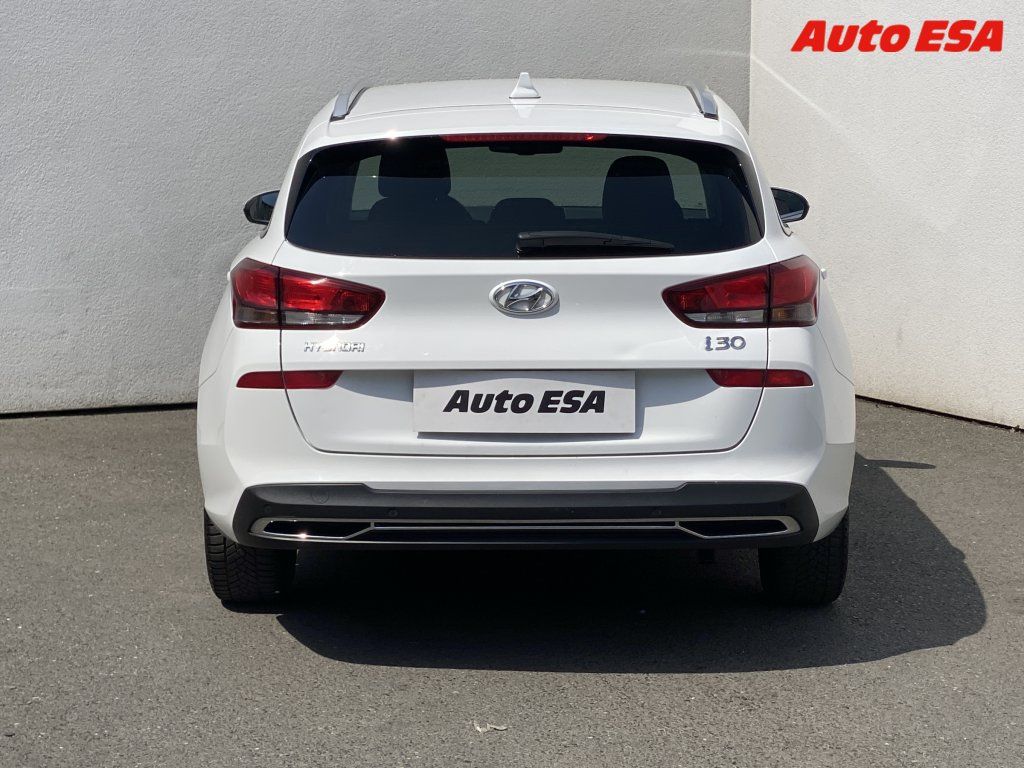 Hyundai i30, 1.5 DPi,2.maj,ČR,Smart - fotka 5