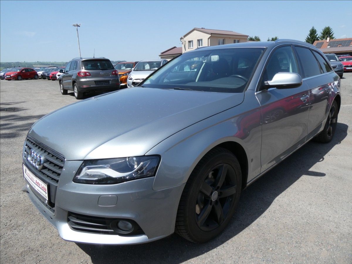 Audi A4, 2,0 TDi 125kW serviska,NAVI - fotka 3