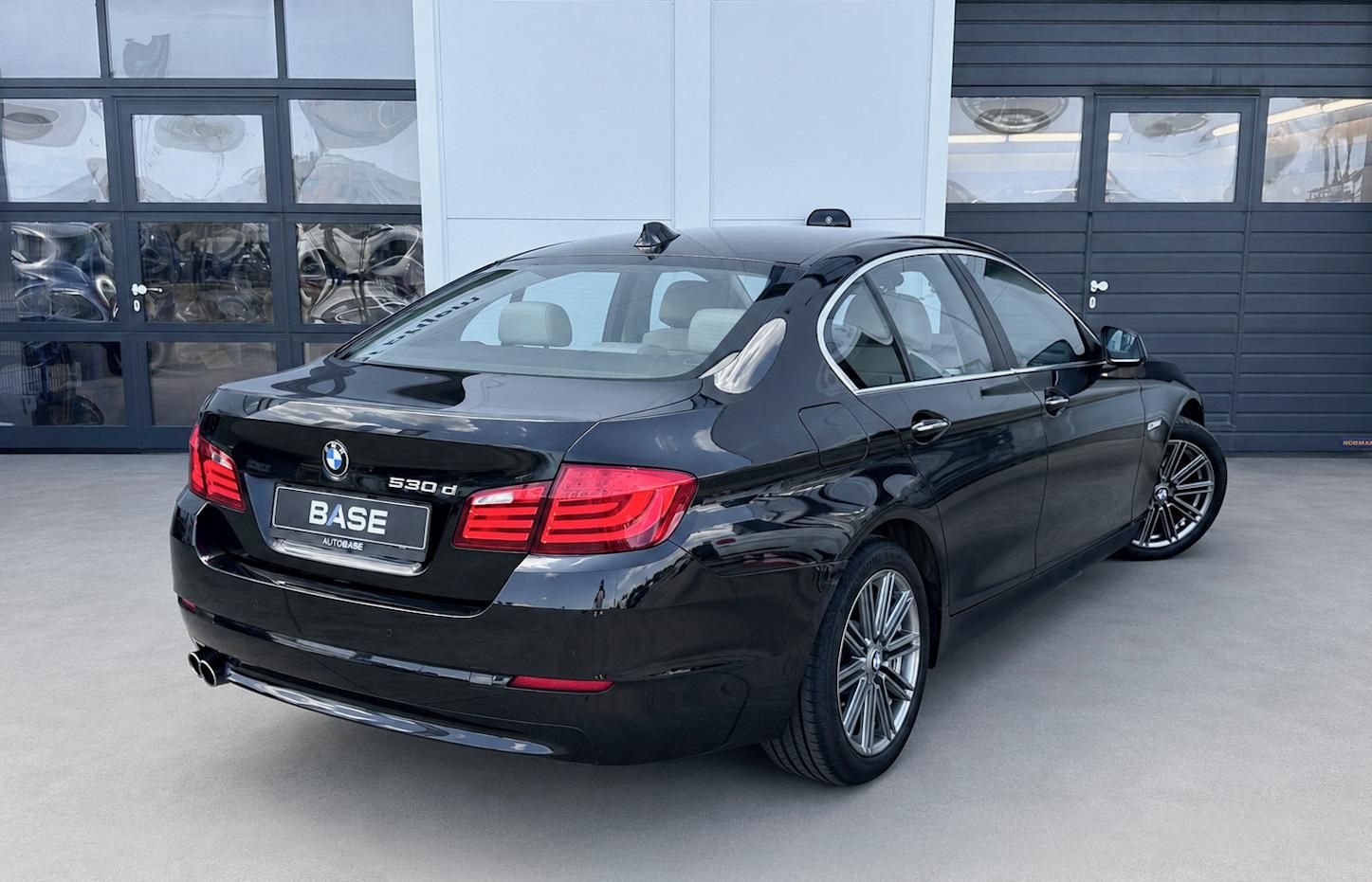 BMW Řada 5, 530d Head-Up, Hi-Fi - fotka 4