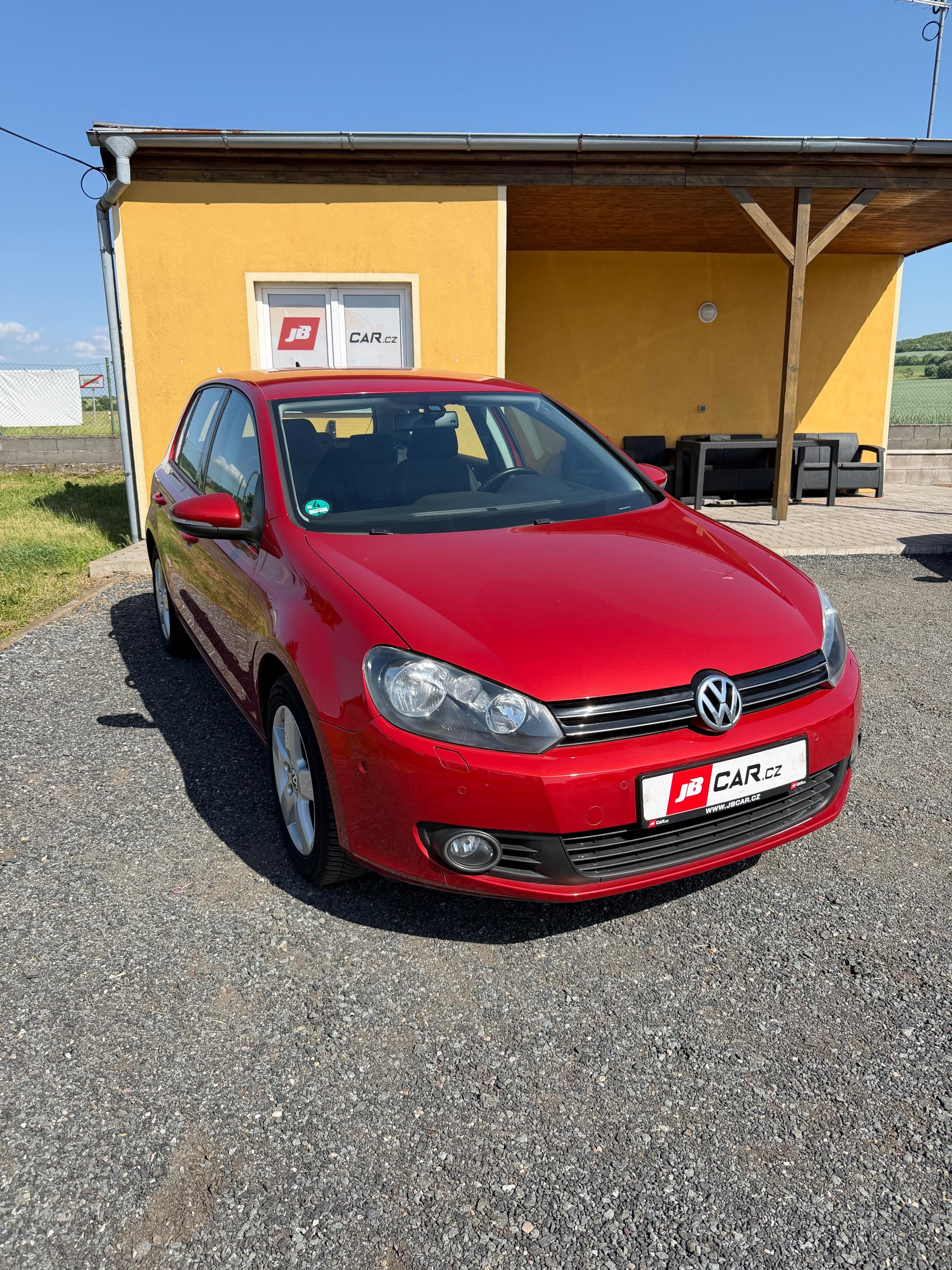 Volkswagen Golf, 1.2 TSI 77 kW NAVI VÝHŘEV 1.M
