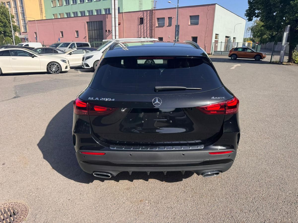 Mercedes-Benz GLA, 200 d 4MATIC - fotka 6