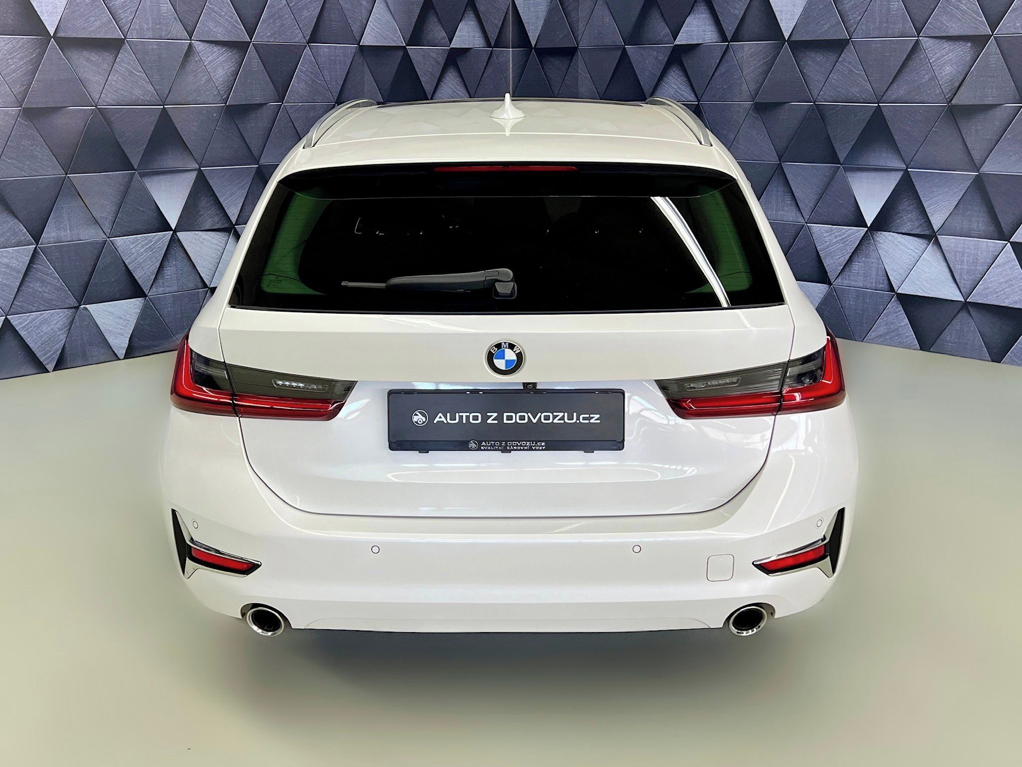 BMW Řada 3, 320d xDrive LUXURY, PANORAMA - fotka 6