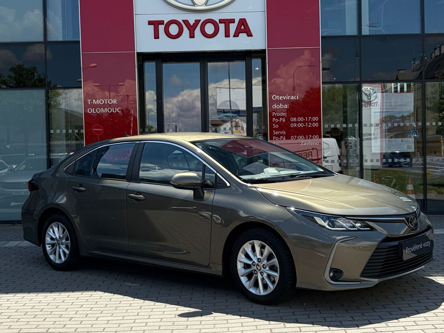 Toyota Corolla, 1.5 Comfort - fotka 4