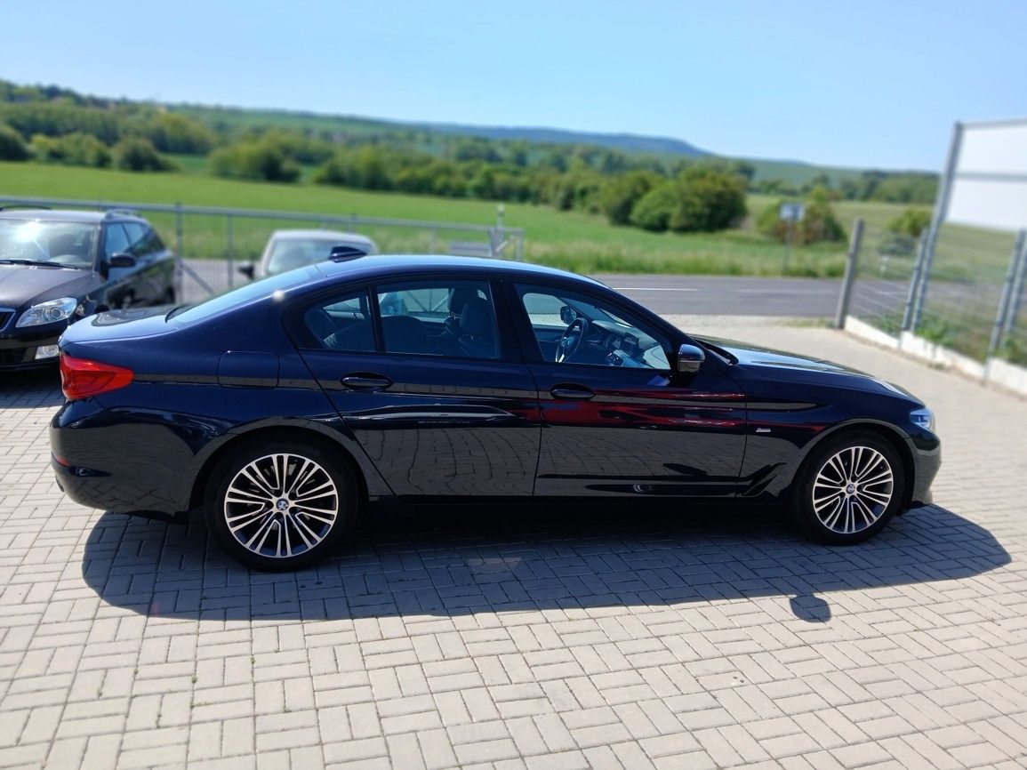 BMW Řada 5, 520D Sport Line - fotka 6