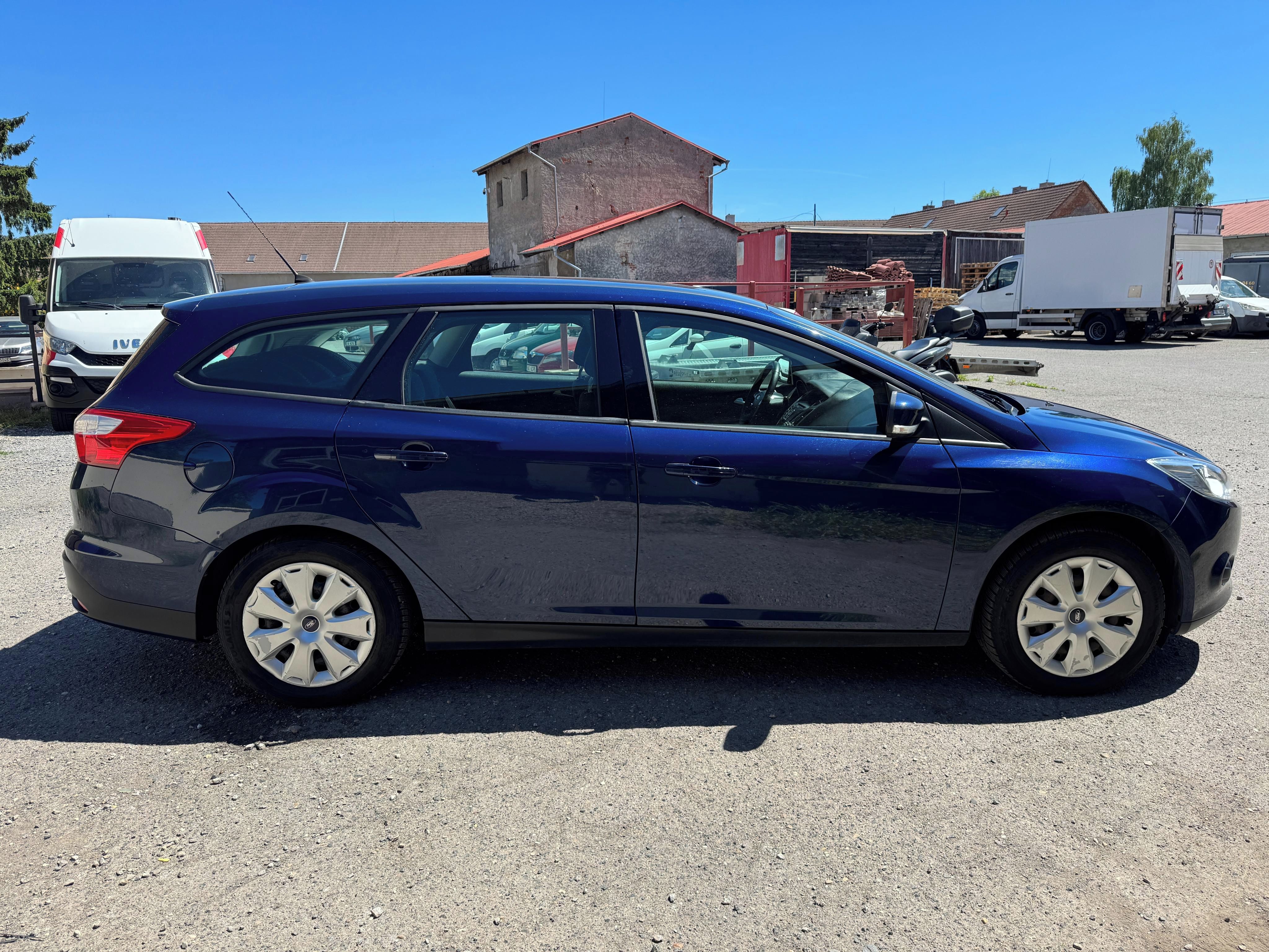Ford Focus, 1.6 Ti-VCT 77KW CZ 1. maj. - fotka 4