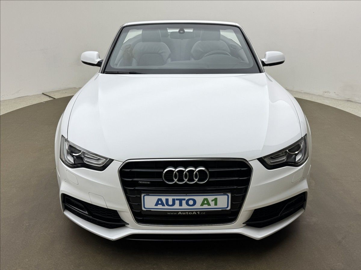 Audi A5, 2,0 140kW S-LINE 4X4 VÝHŘEV TZ - fotka 2