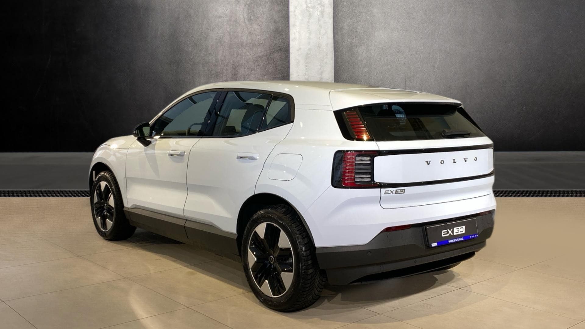 Volvo EX30, PLUS, P5 LONG RANFE electric, - fotka 4