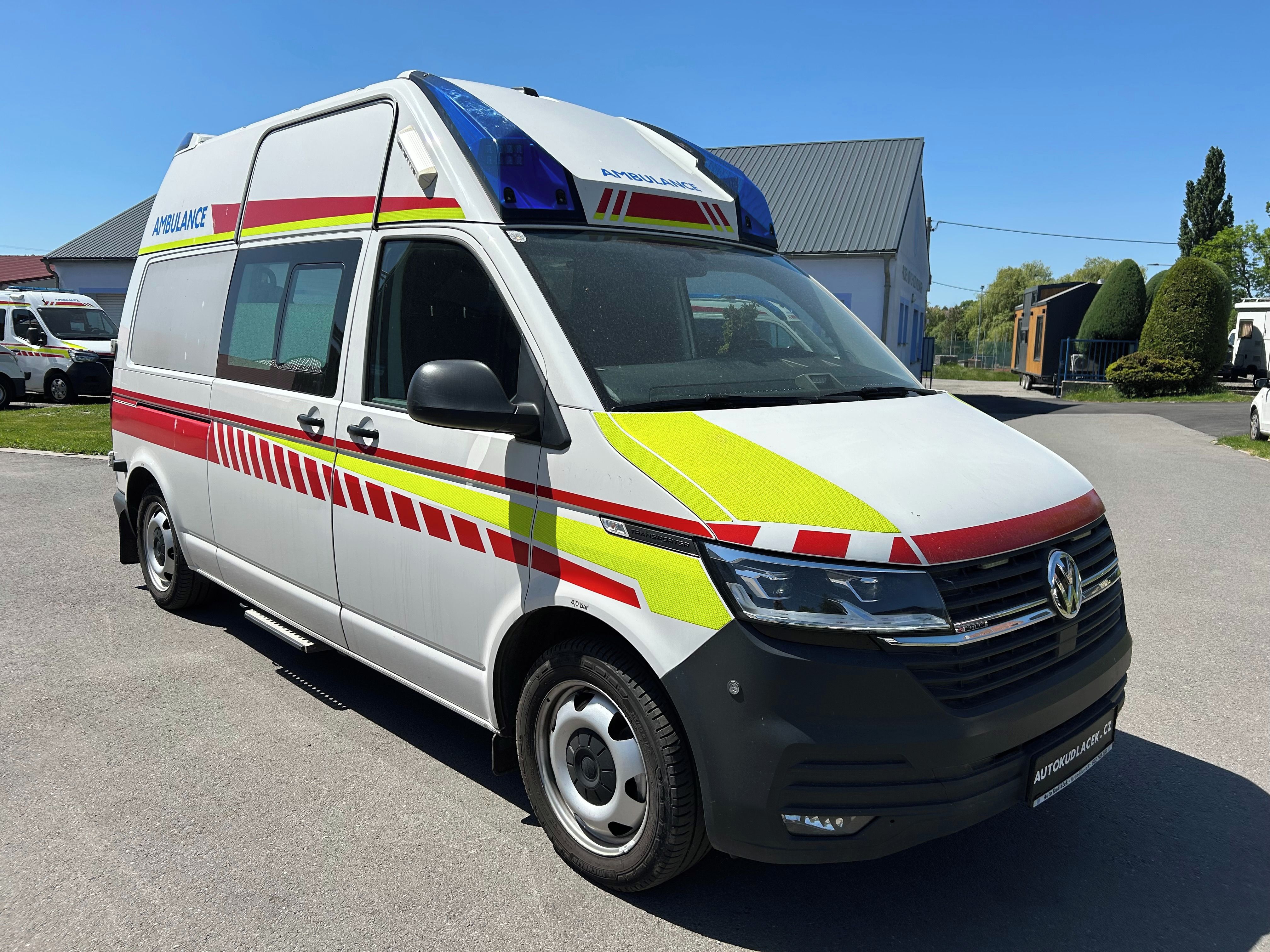 Volkswagen Transporter, T6.1 - 2.0 TDI Sanitní vůz 4x4 - fotka 2