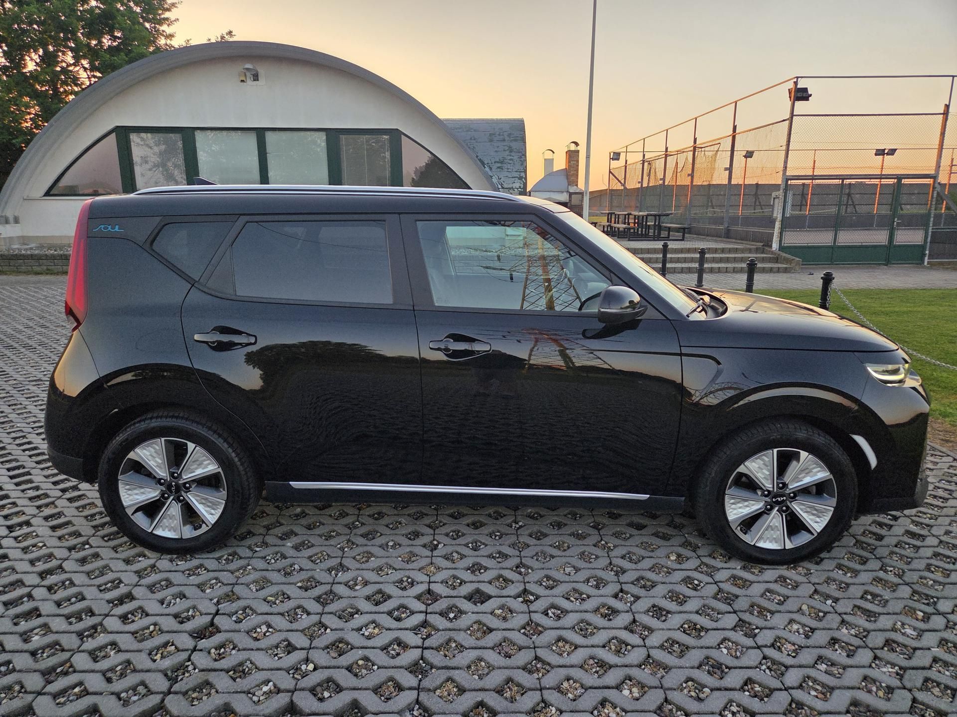 Kia e-Soul, 64 kWh SoH 97,3%,Vision,DPH - fotka 4